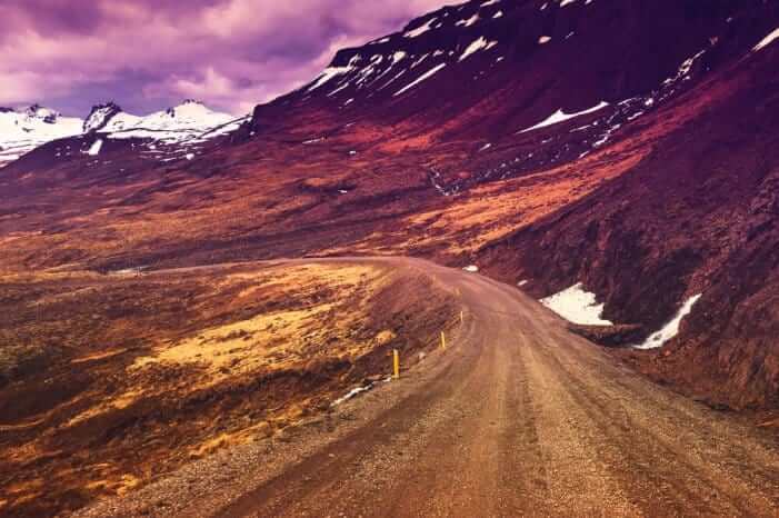 Main Stops on Iceland's Ring Road: Reykjavik and Environs 1 Iceland's Ring Road main stops with mountains in the background