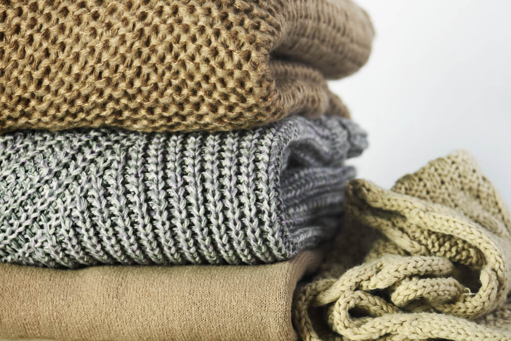 Iceland’s December Weather: Average Temperatures, Snowfall, Daylight Hours 3 It's important to dress warmly for Iceland's December weather