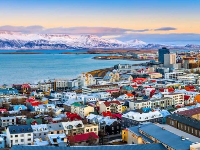 What are Reykjavik's transport options if there's no Uber?