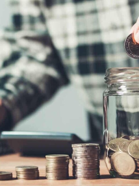 How to travel cheap and save money